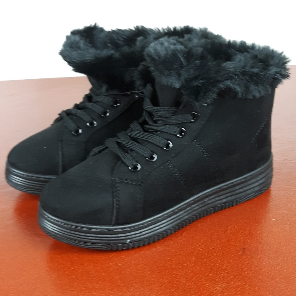 Black NWOT women's shoes
